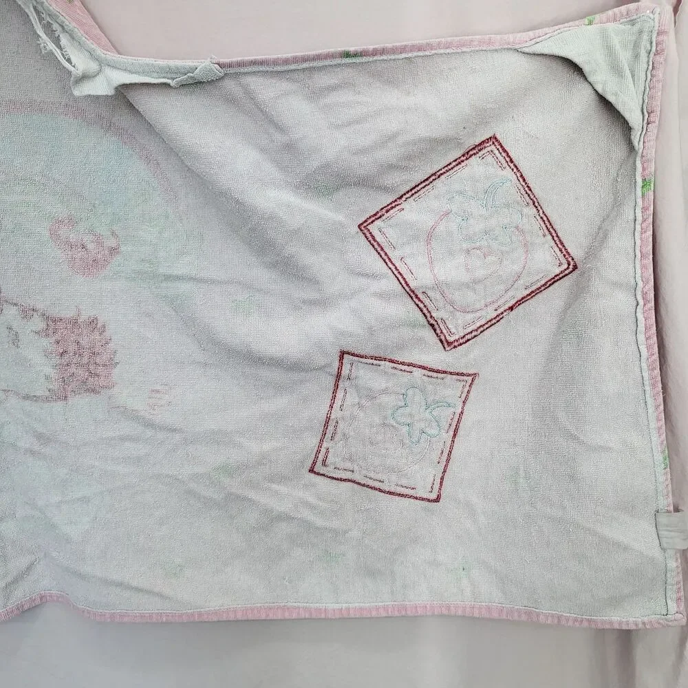 Strawberry Shortcake hooded toddler Bath Towel Vintage 90s Retro quilted